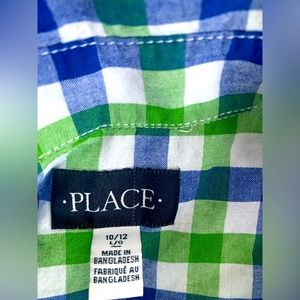 Boys Children’s Place plaid button down shirt. Size Large (10/12)